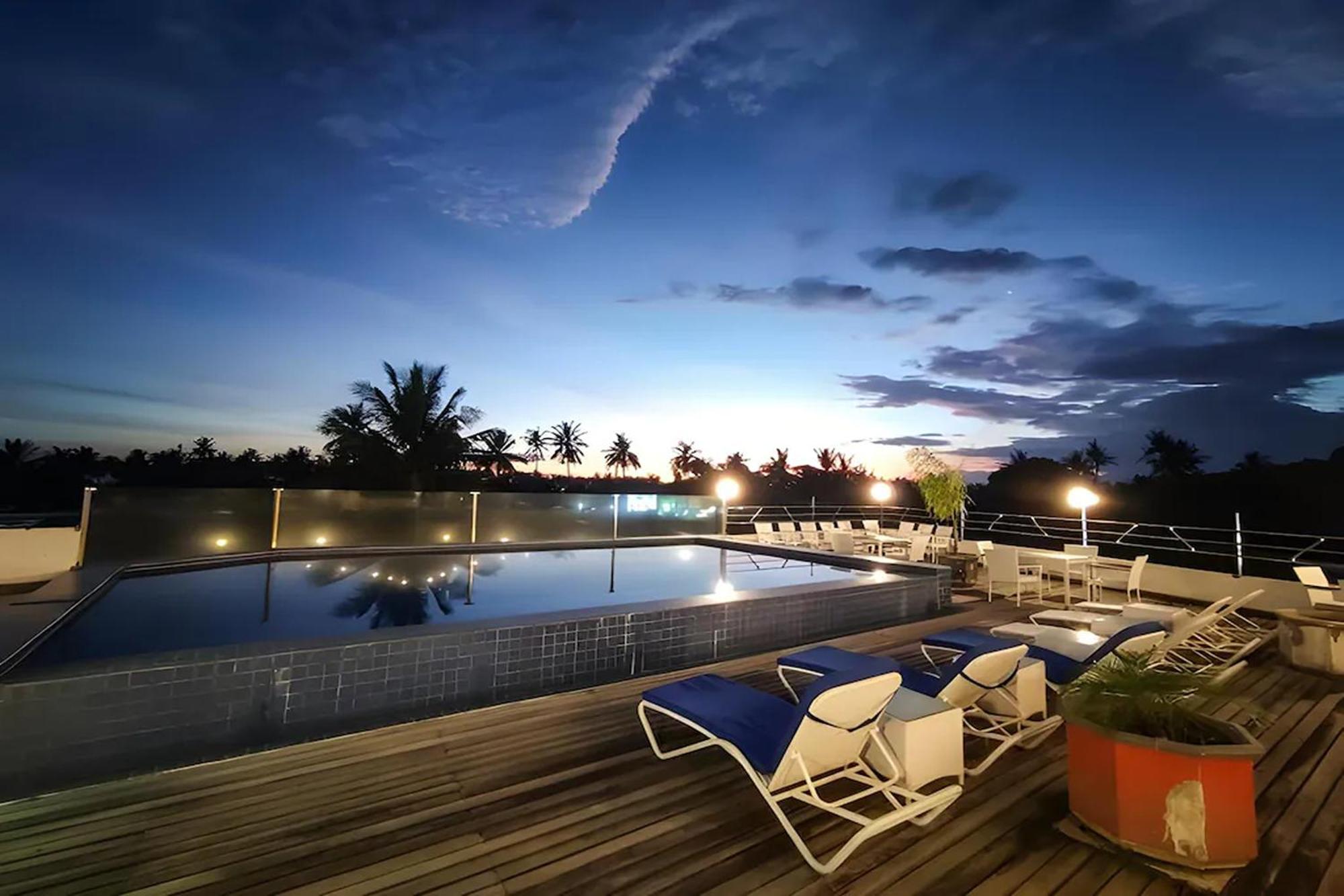 Taman Unique Hotel Senggigi Exterior foto